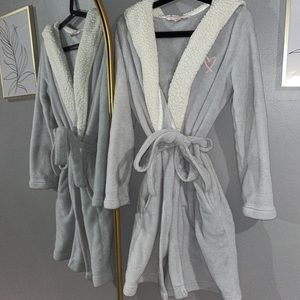 VICTORIA’S SECRET ROBE